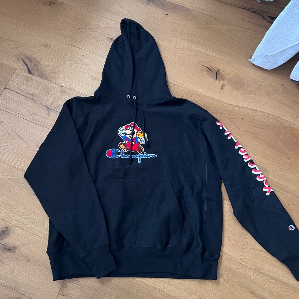 Champion Super Mario Black Hoodie with Cartoon Graphic XL
